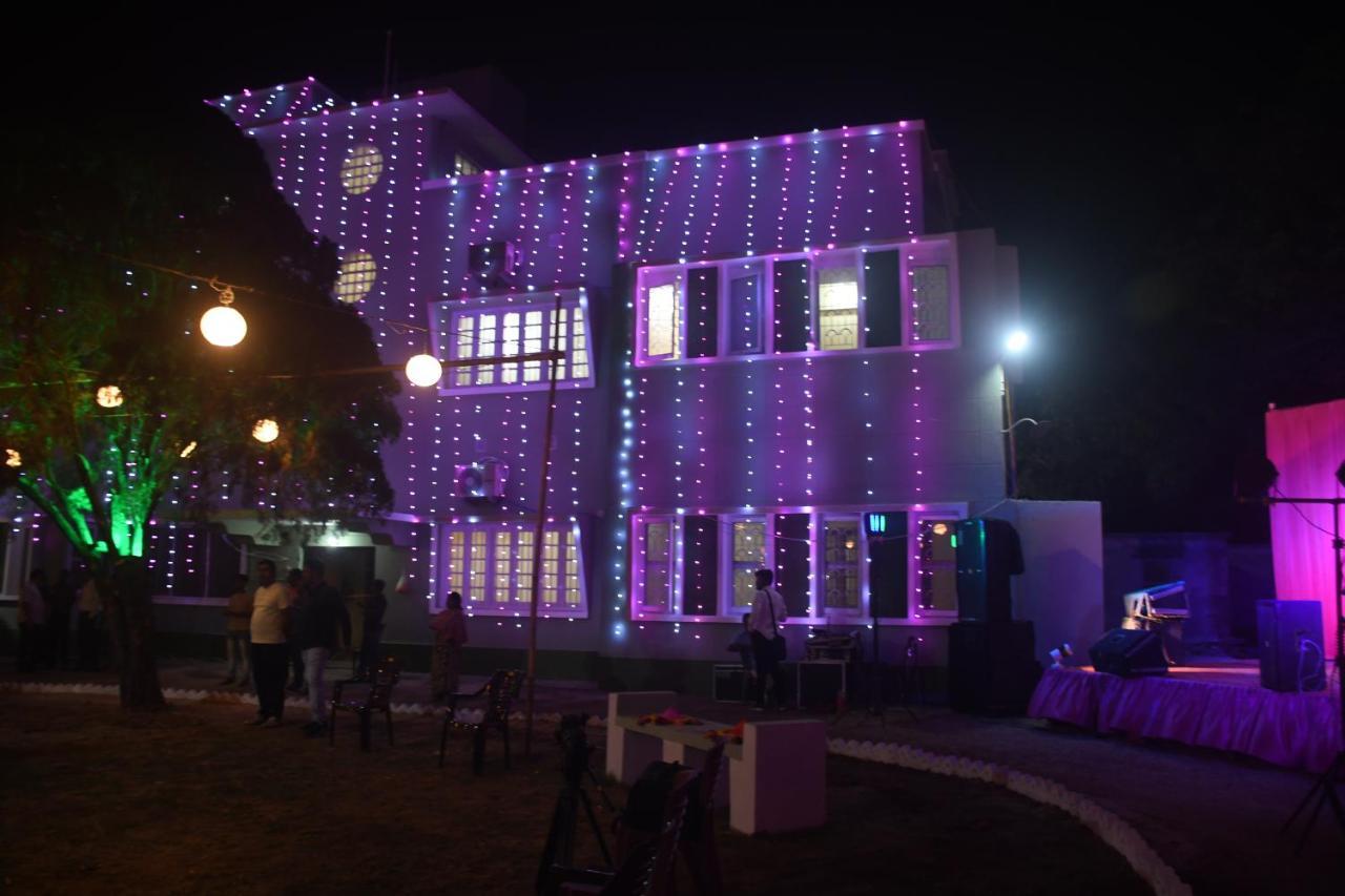Jhargram Eshani Hotels And Guest House エクステリア 写真
